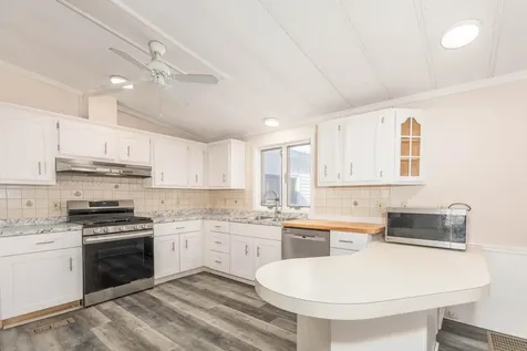 20 Sandpiper Path North Hampton NH 03862