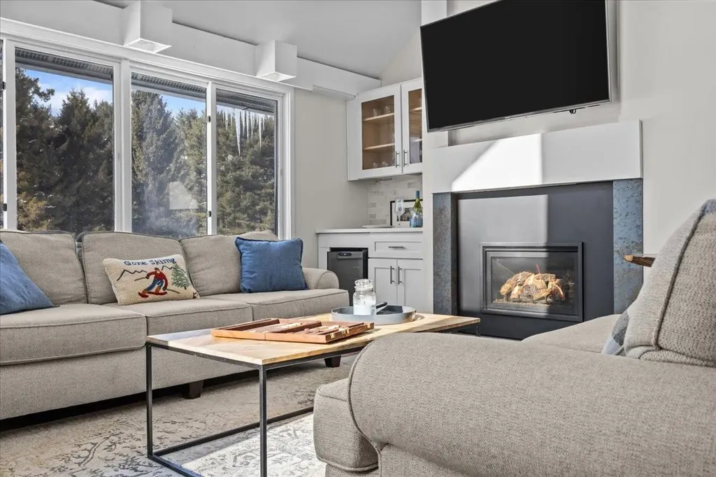 131 Village Green Drive Stowe VT 05672