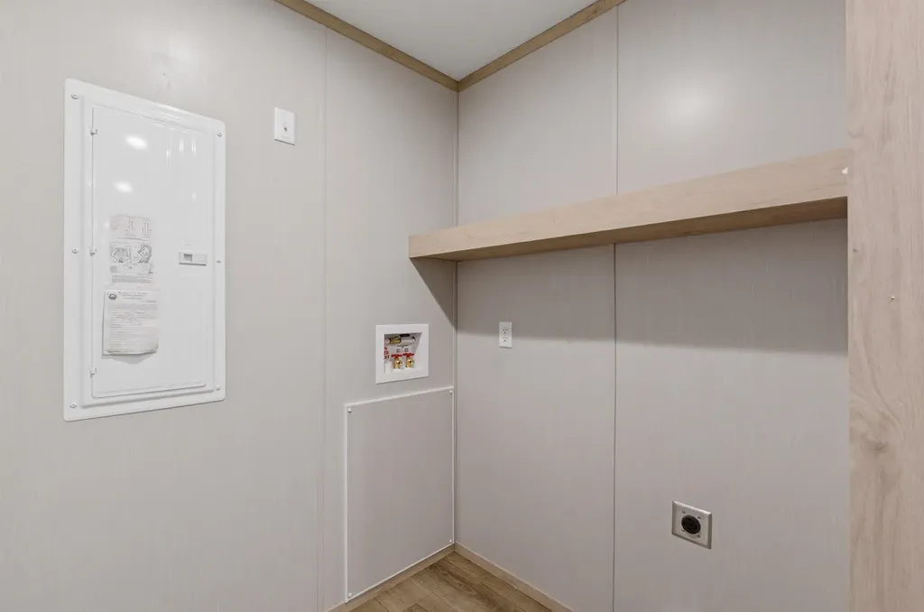 27 Bond Street Franklin NH 03235