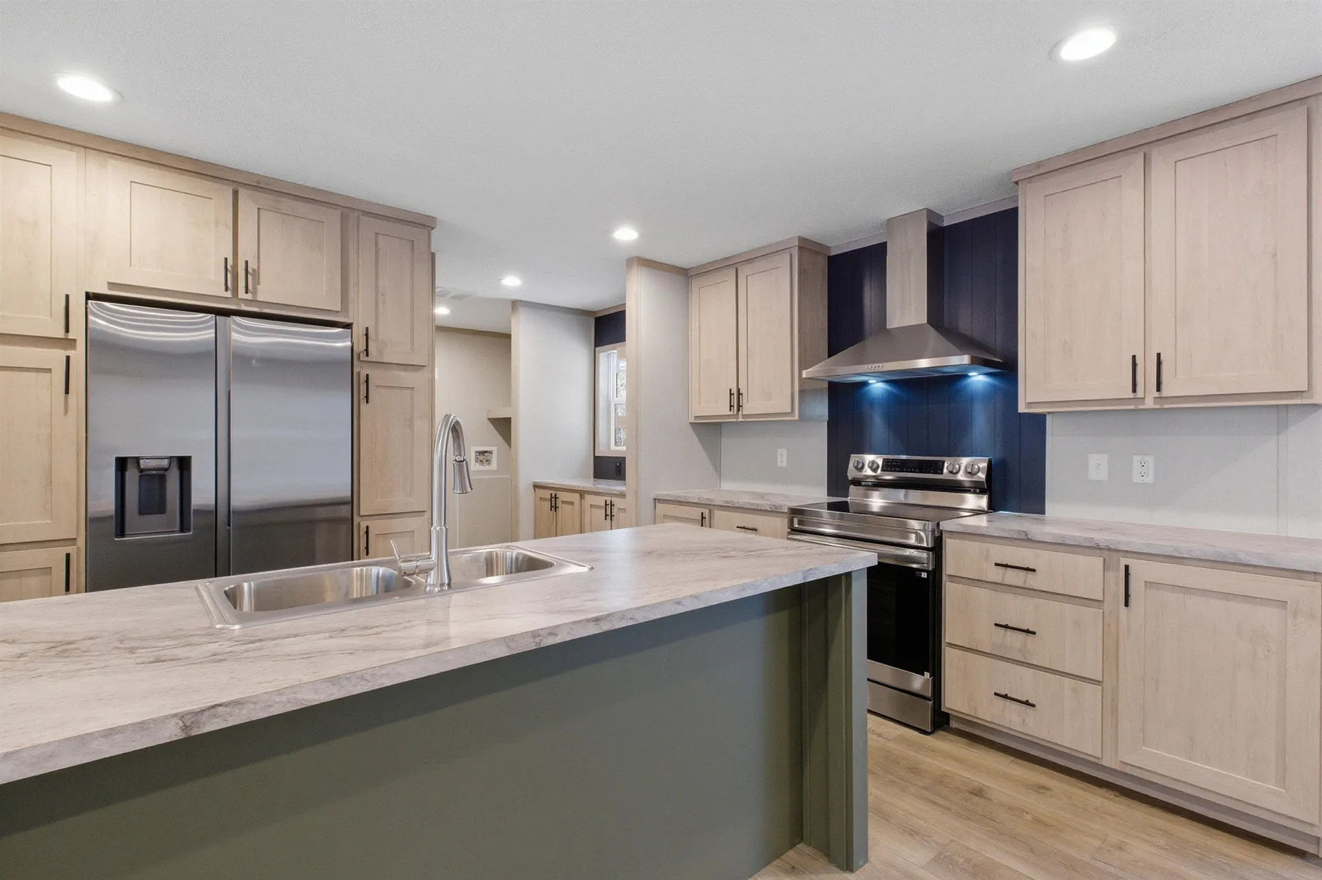 27 Bond Street Franklin NH 03235