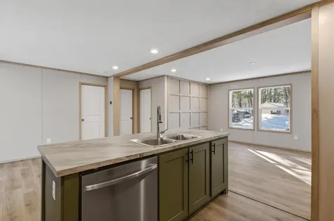 27 Bond Street Franklin NH 03235