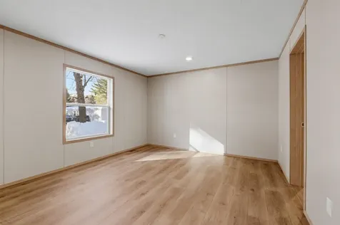 27 Bond Street Franklin NH 03235