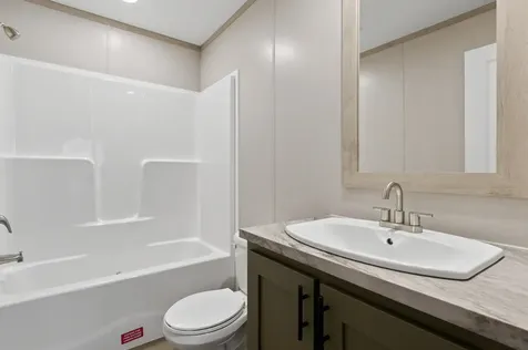 27 Bond Street Franklin NH 03235