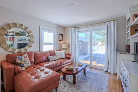 7 Mount Vernon Street Nashua NH 03064