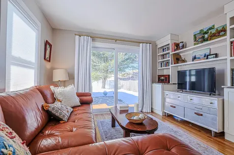 7 Mount Vernon Street Nashua NH 03064