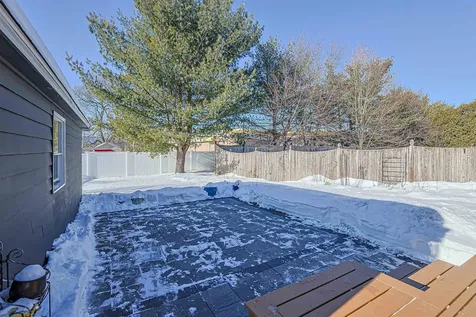 7 Mount Vernon Street Nashua NH 03064