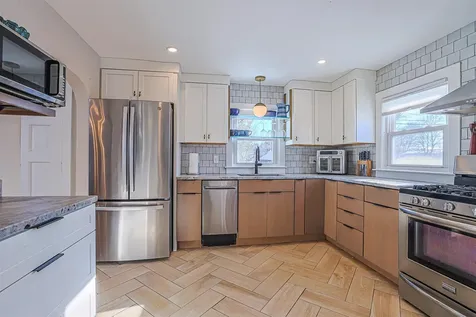 7 Mount Vernon Street Nashua NH 03064