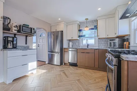 7 Mount Vernon Street Nashua NH 03064