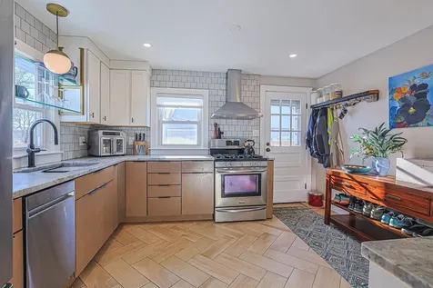 7 Mount Vernon Street Nashua NH 03064