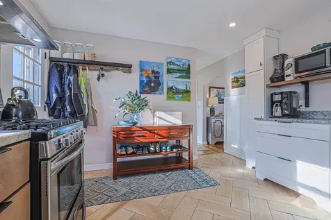 7 Mount Vernon Street Nashua NH 03064