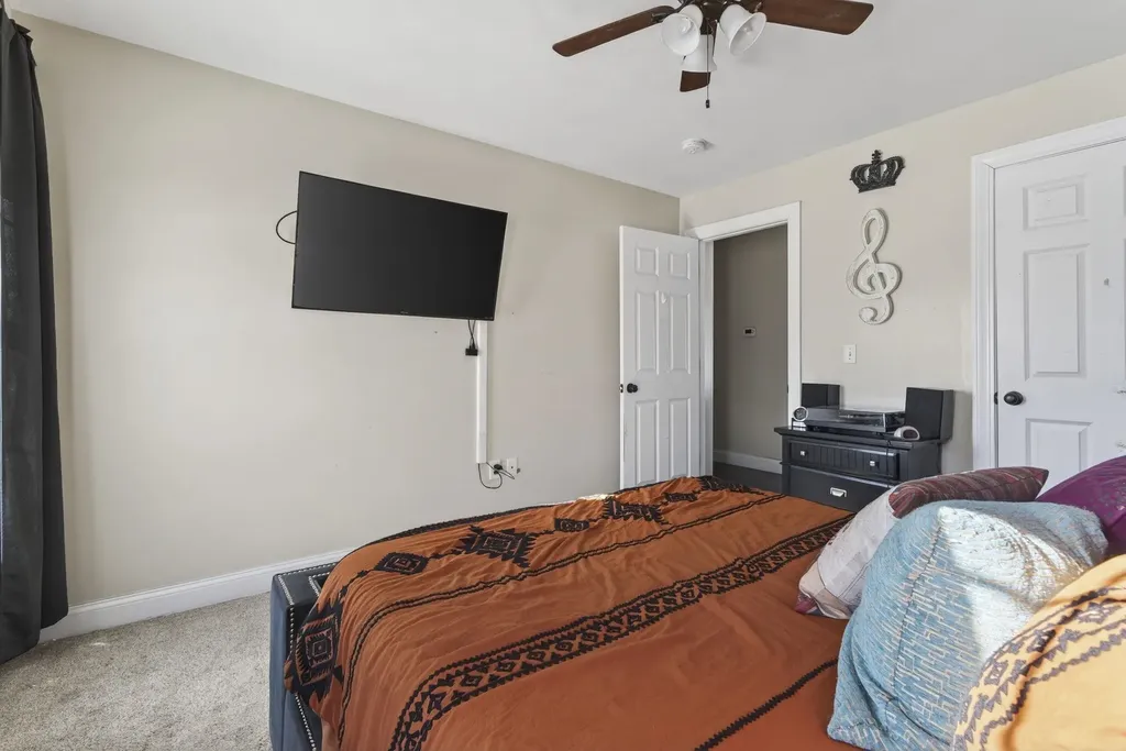 1 Scenic Lane Hudson NH 03051