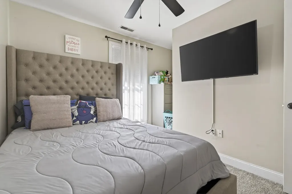 1 Scenic Lane Hudson NH 03051