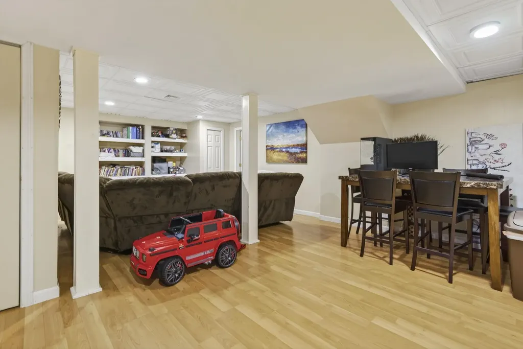 1 Scenic Lane Hudson NH 03051