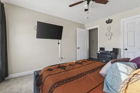 1 Scenic Lane Hudson NH 03051