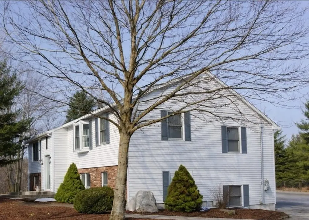 76 Franklin Street Derry NH 03038