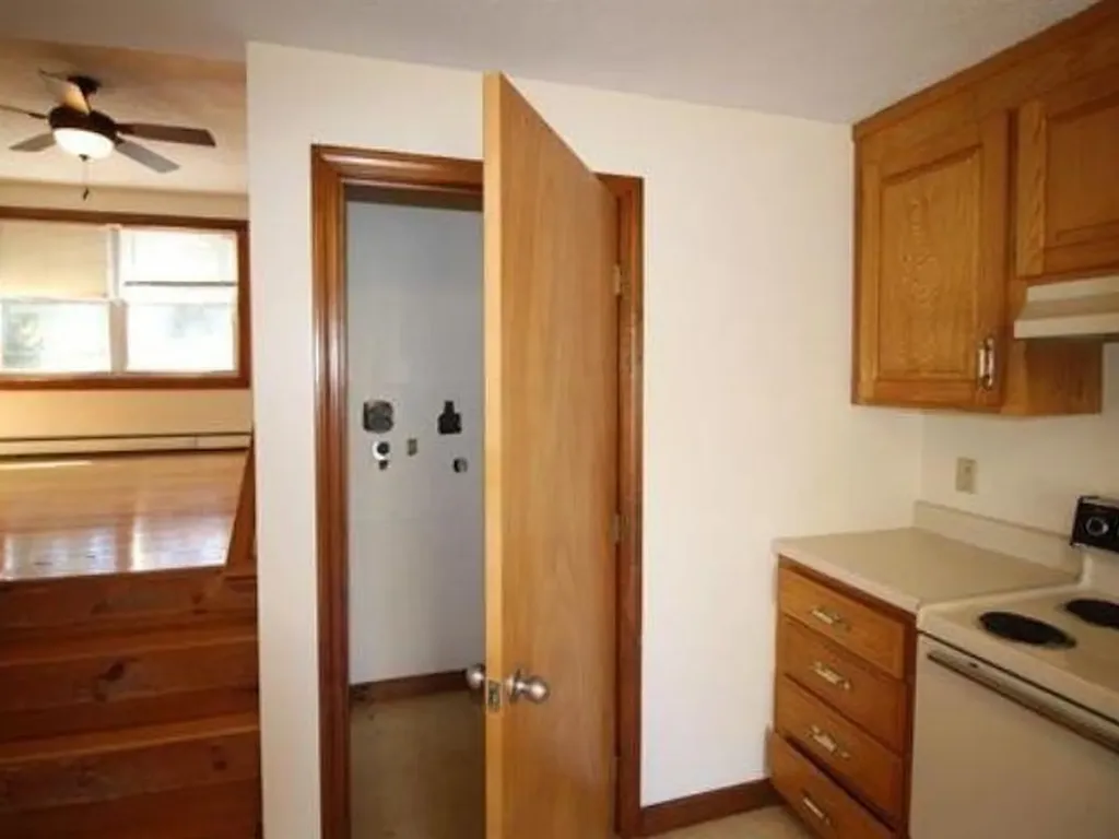 76 Franklin Street Derry NH 03038