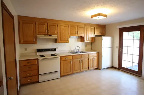 76 Franklin Street Derry NH 03038