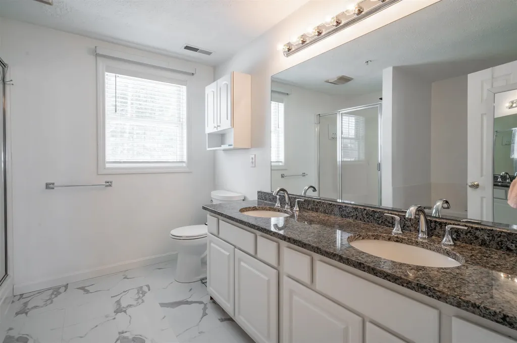 20 Georgetowne Drive Nashua NH 03062