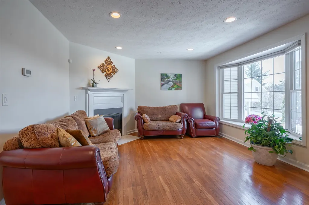 20 Georgetowne Drive Nashua NH 03062