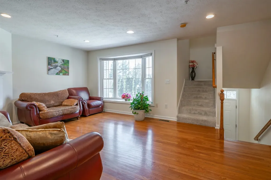 20 Georgetowne Drive Nashua NH 03062