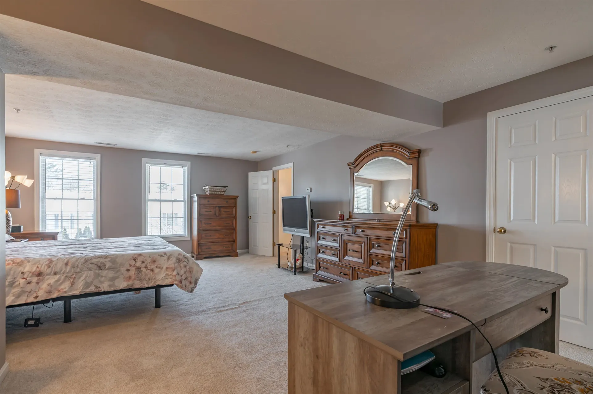 20 Georgetowne Drive Nashua NH 03062