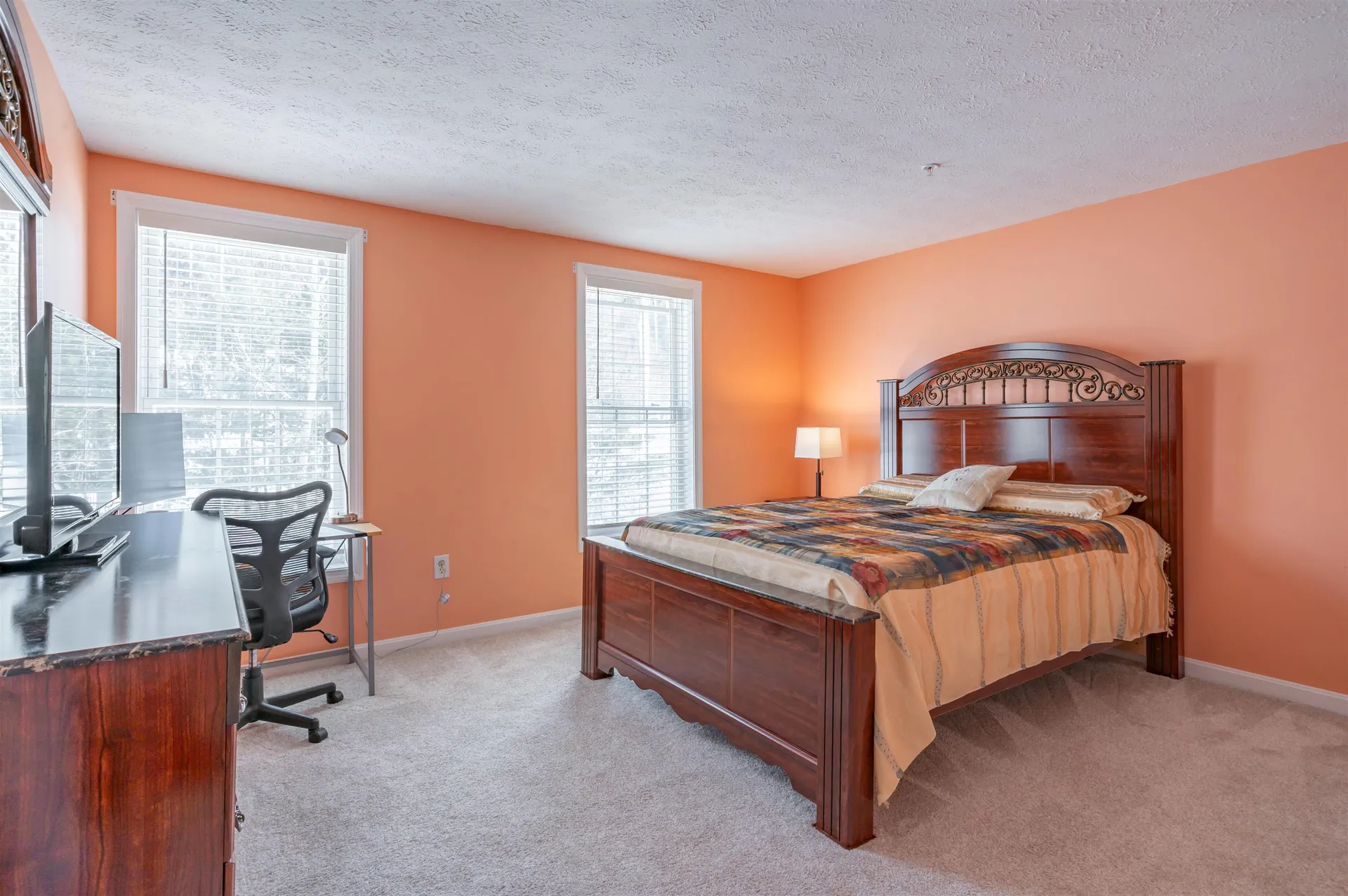 20 Georgetowne Drive Nashua NH 03062