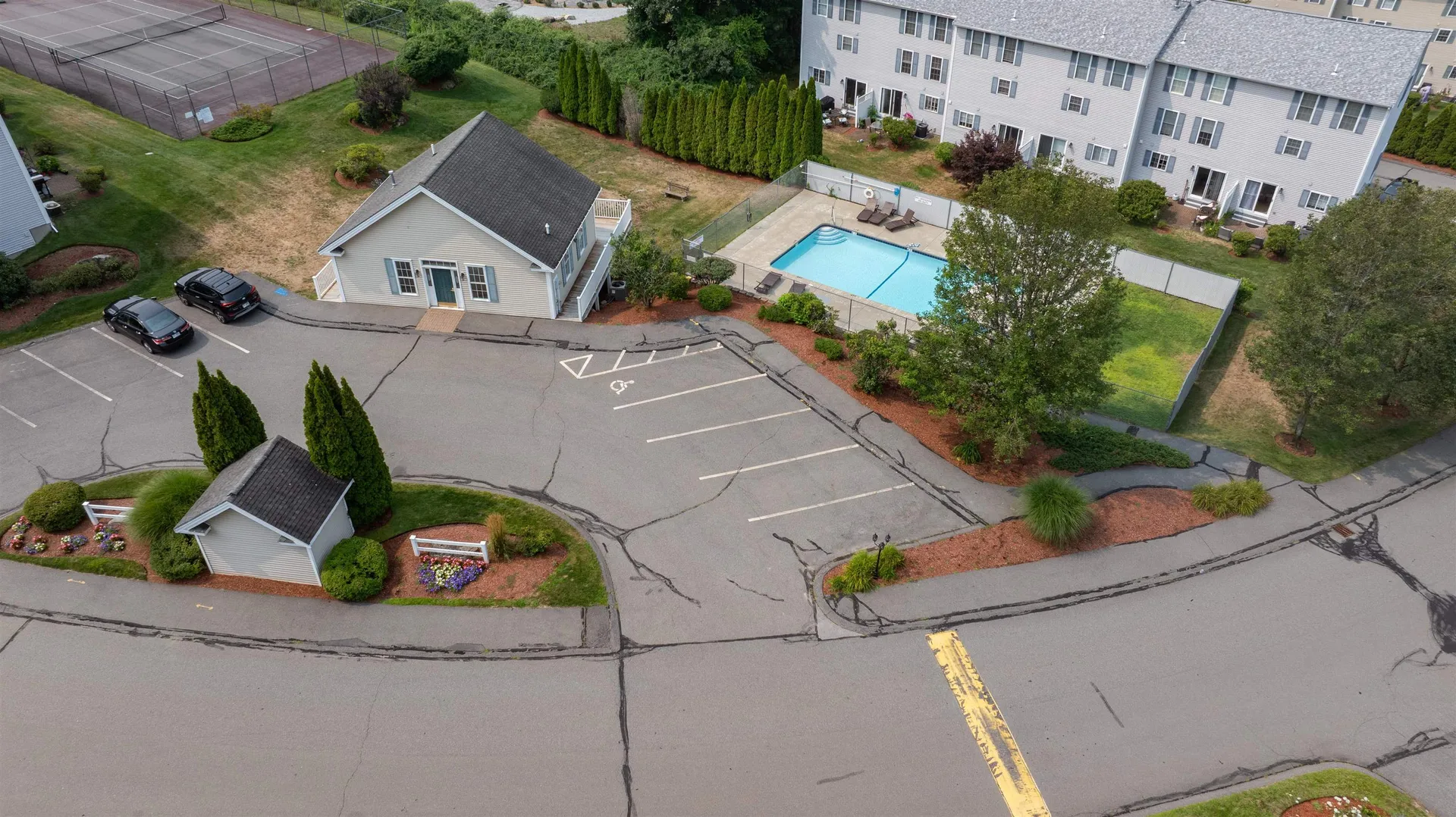 20 Georgetowne Drive Nashua NH 03062