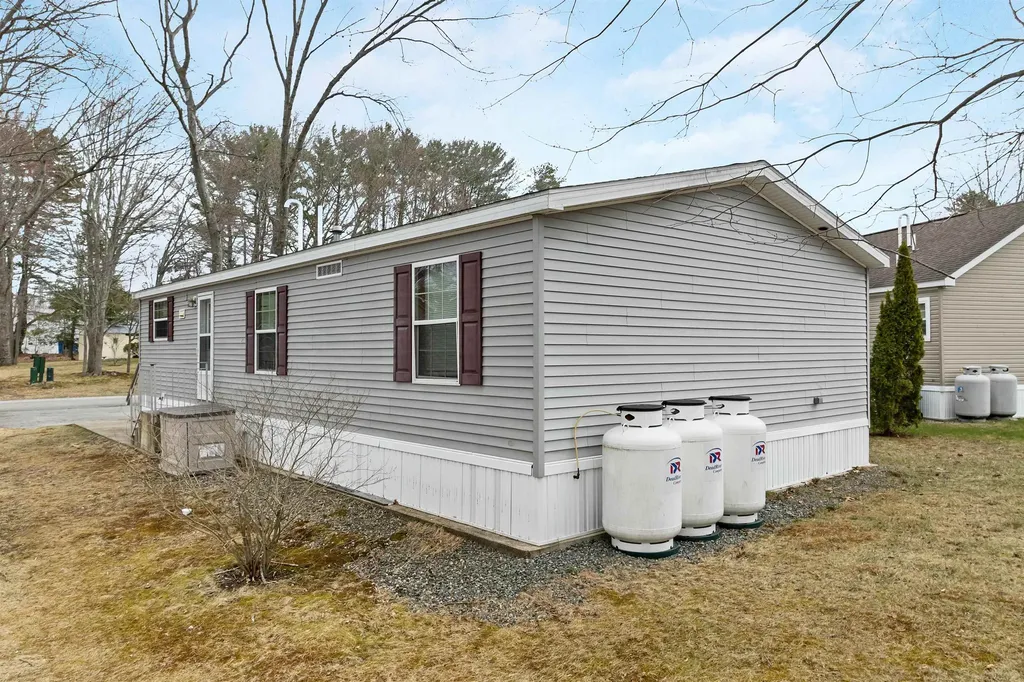 9 Slate Run North Hampton NH 03862