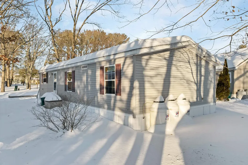 9 Slate Run North Hampton NH 03862