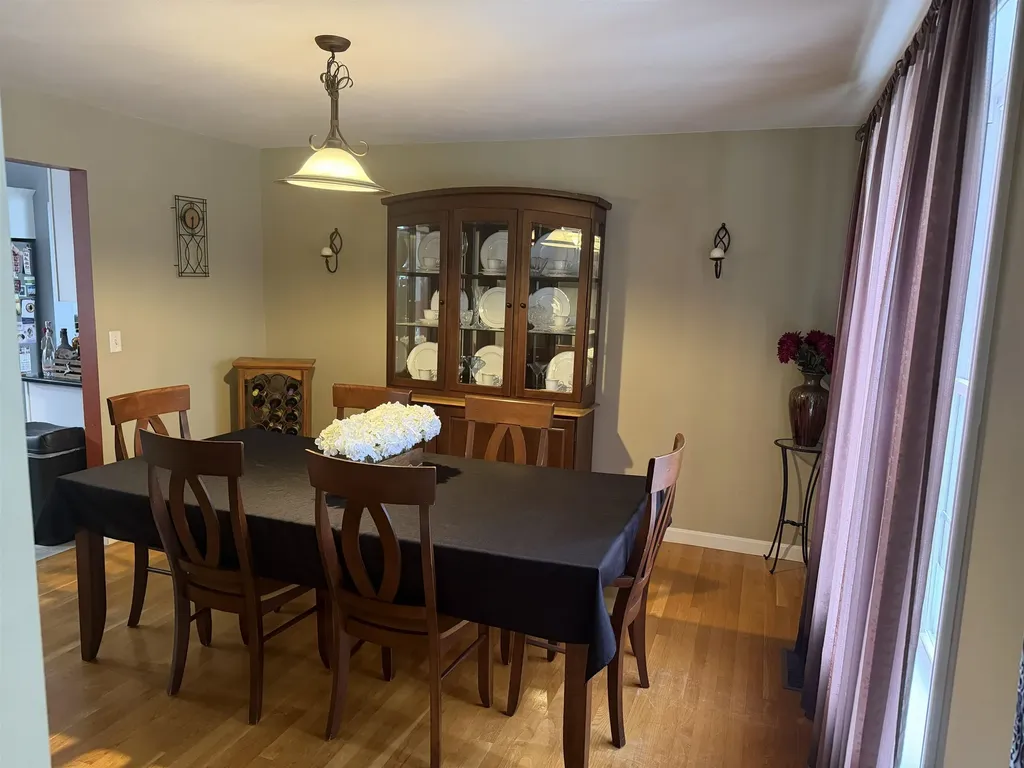 10 Harvard Avenue Auburn NH 03032-3985