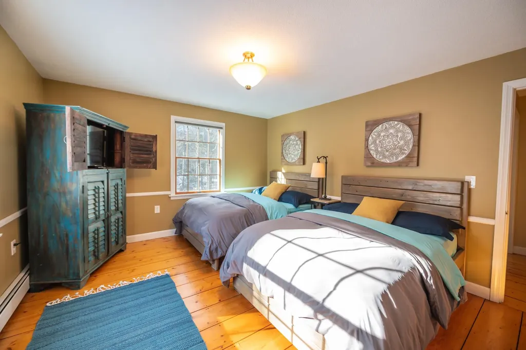 32 Old Town Road Dover VT 05356