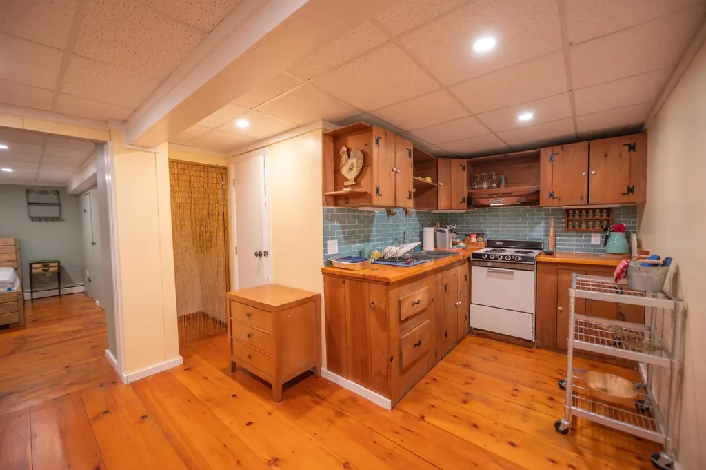 32 Old Town Road Dover VT 05356