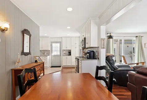 33 Endicott Street Wolfeboro NH 03894