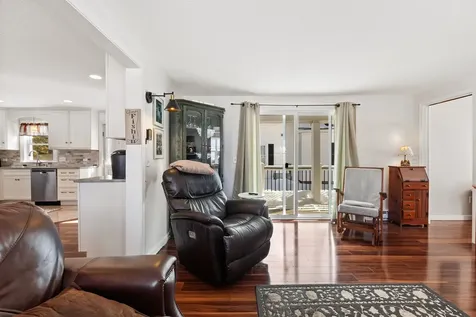 33 Endicott Street Wolfeboro NH 03894