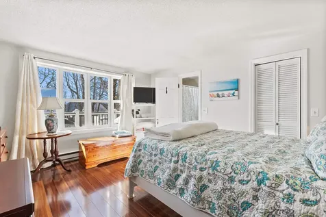 33 Endicott Street Wolfeboro NH 03894