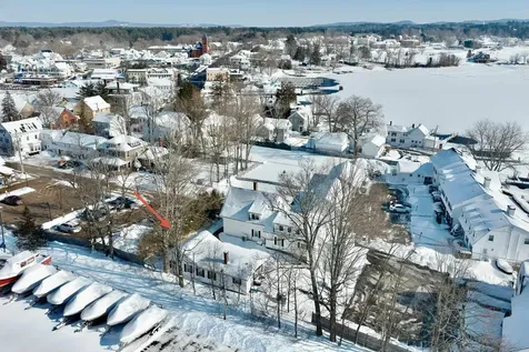 33 Endicott Street Wolfeboro NH 03894