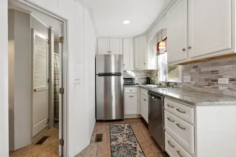 33 Endicott Street Wolfeboro NH 03894