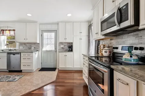 33 Endicott Street Wolfeboro NH 03894