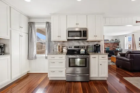 33 Endicott Street Wolfeboro NH 03894