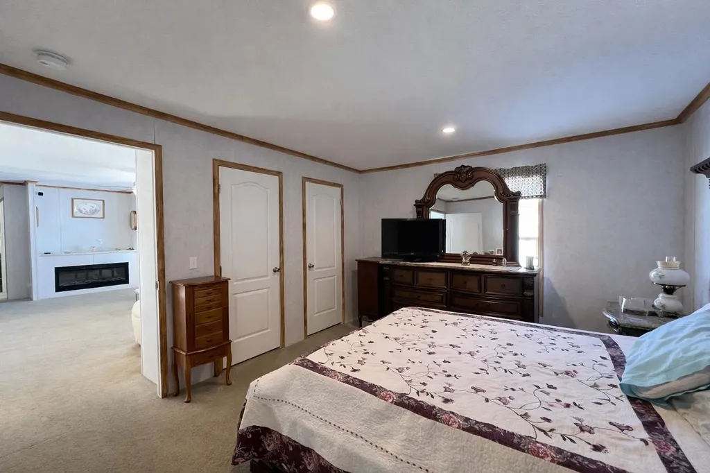 43 Crystal Lane Lyndon VT 05851