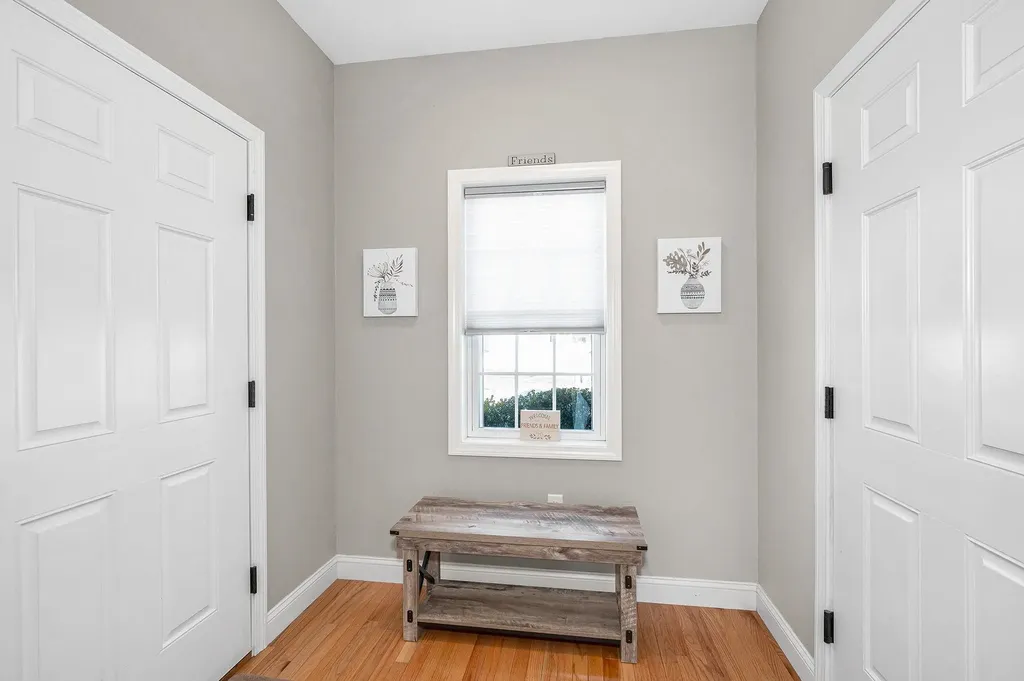 8 Crown Point Circle Merrimack NH 03054