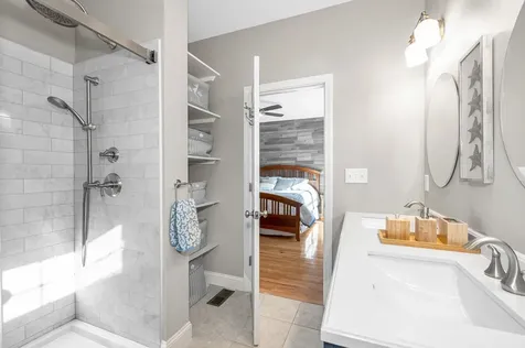 8 Crown Point Circle Merrimack NH 03054