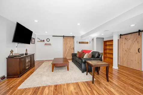 8 Crown Point Circle Merrimack NH 03054