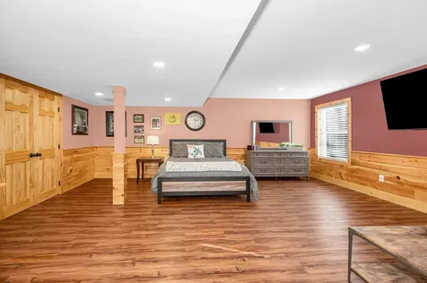 8 Crown Point Circle Merrimack NH 03054