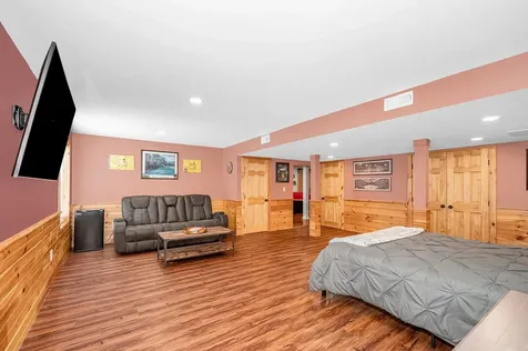 8 Crown Point Circle Merrimack NH 03054