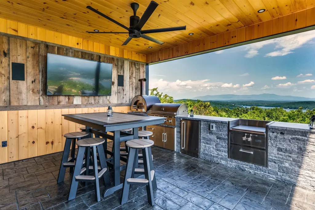 175 Akwa Vista Laconia NH 03246