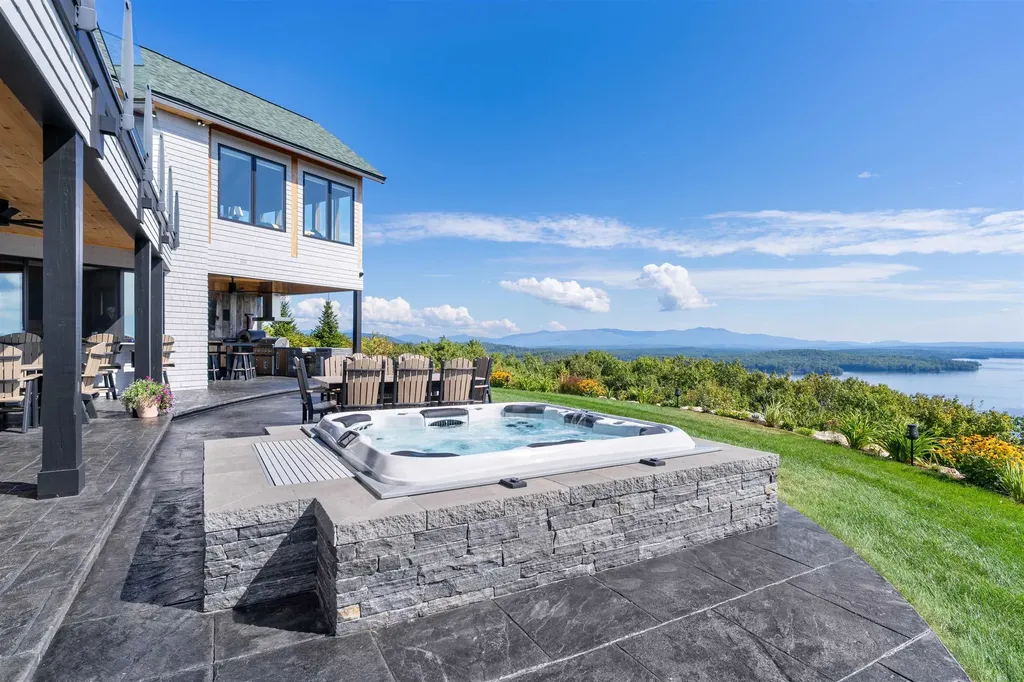 175 Akwa Vista Laconia NH 03246