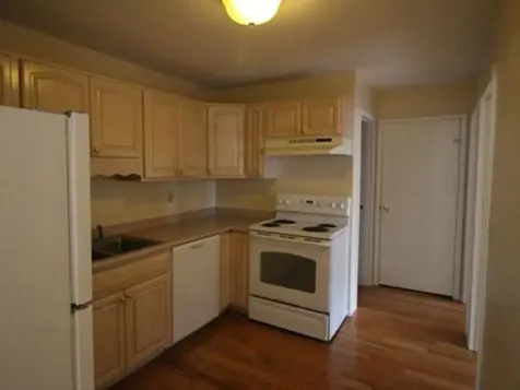 73 East Broadway Street Derry NH 03038