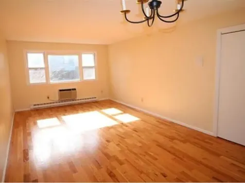 73 East Broadway Street Derry NH 03038