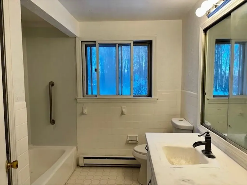 11 Wellesley Drive Pelham NH 03076